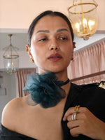 Load image into Gallery viewer, Rose Flower Choker (Blue)