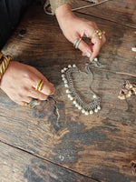 Load image into Gallery viewer, Pearl Drops Choker