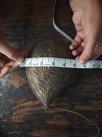 Load image into Gallery viewer, Vintage Metal Drop-Shape Clutch
