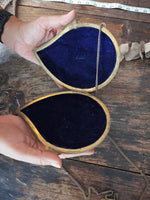 Load image into Gallery viewer, Vintage Metal Drop-Shape Clutch
