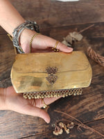 Load image into Gallery viewer, Charming vintage Brass Antique purse
